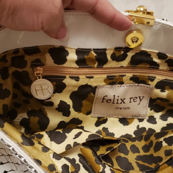 Felix Rey, White & Gold Metallic Purse, Flexible Squares on all sides, NWOT - Picture 9 of 11